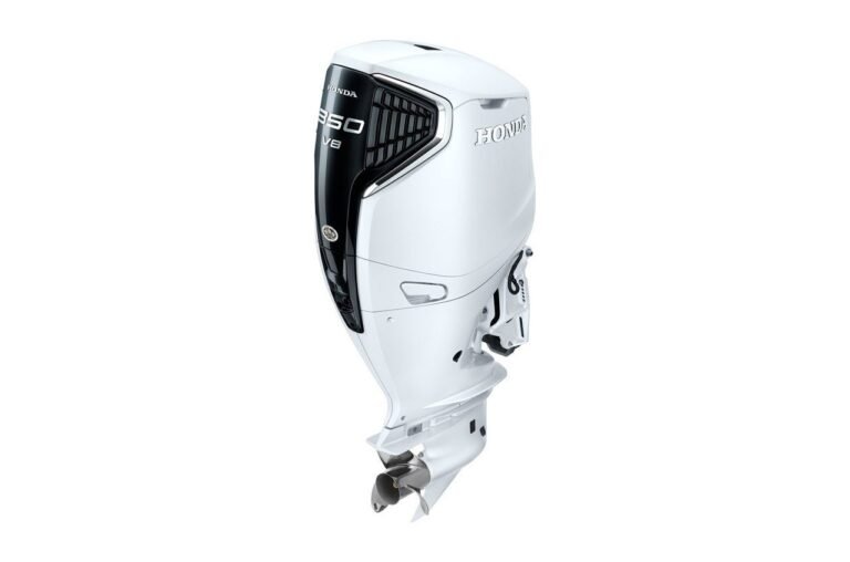 Modern outboard motor for a marine propulsion installation