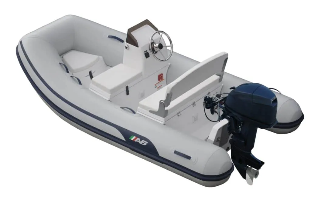 AB Mares 10 VSX 10’6″ Fiberglass Console Yacht Tender